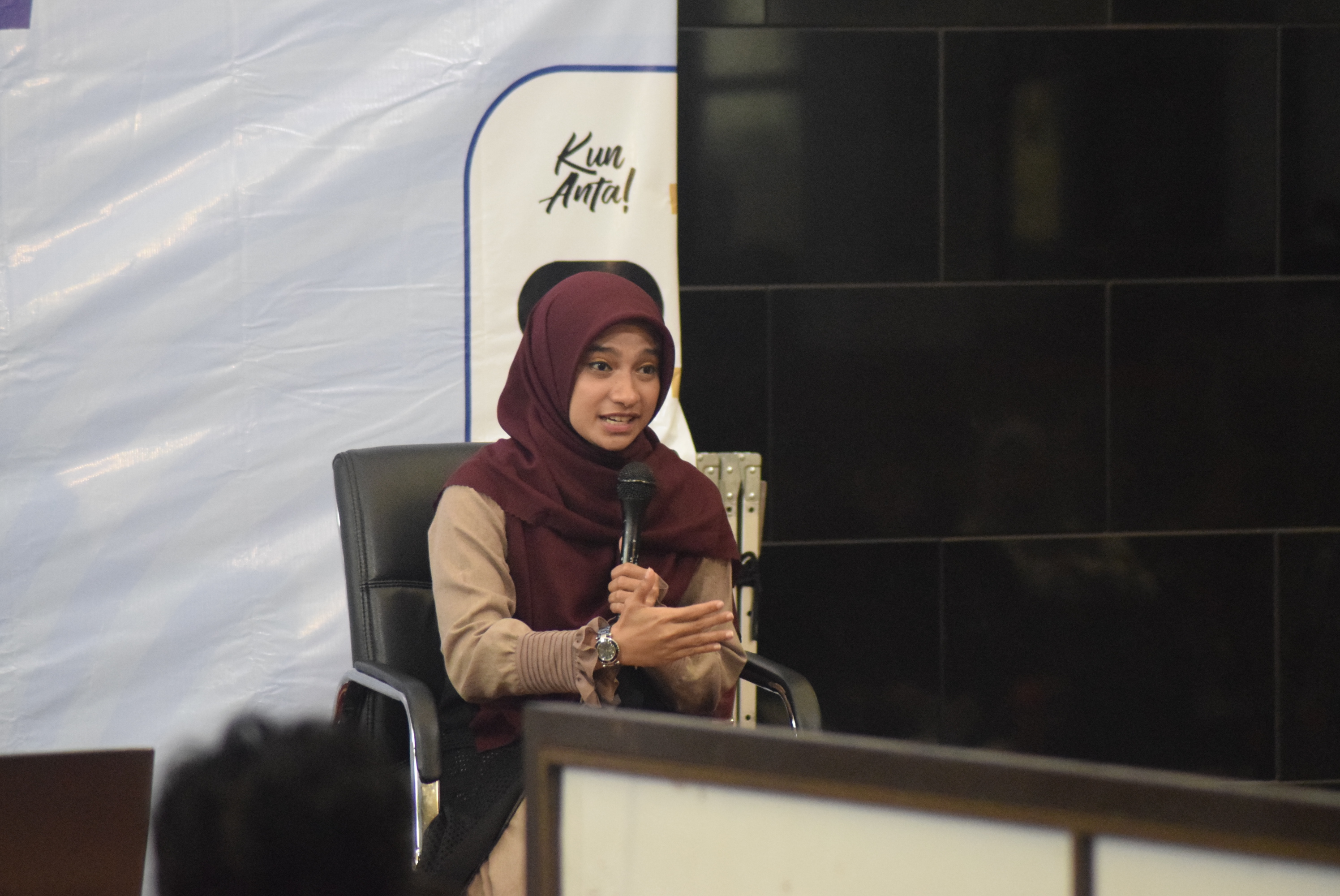 Sherly Annavita Jadilah Pemuda Pemimpin Masa Depan Pondok Pesantren Daarut Tauhiid