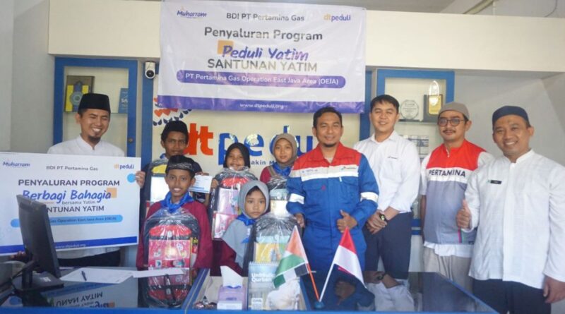 bahagiakan-yatim-di-ketintang-surabaya-3
